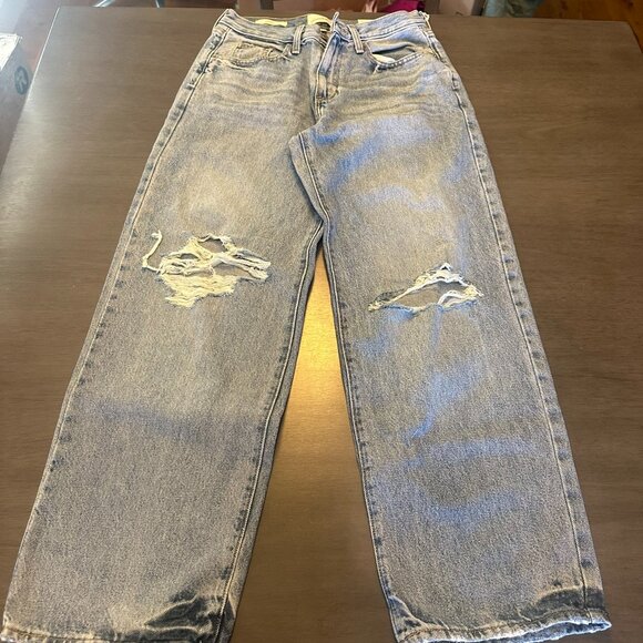 Universal Thread 90s Baggy Mid Rise Womens Size 4 Short Jeans - Picture 1 of 3